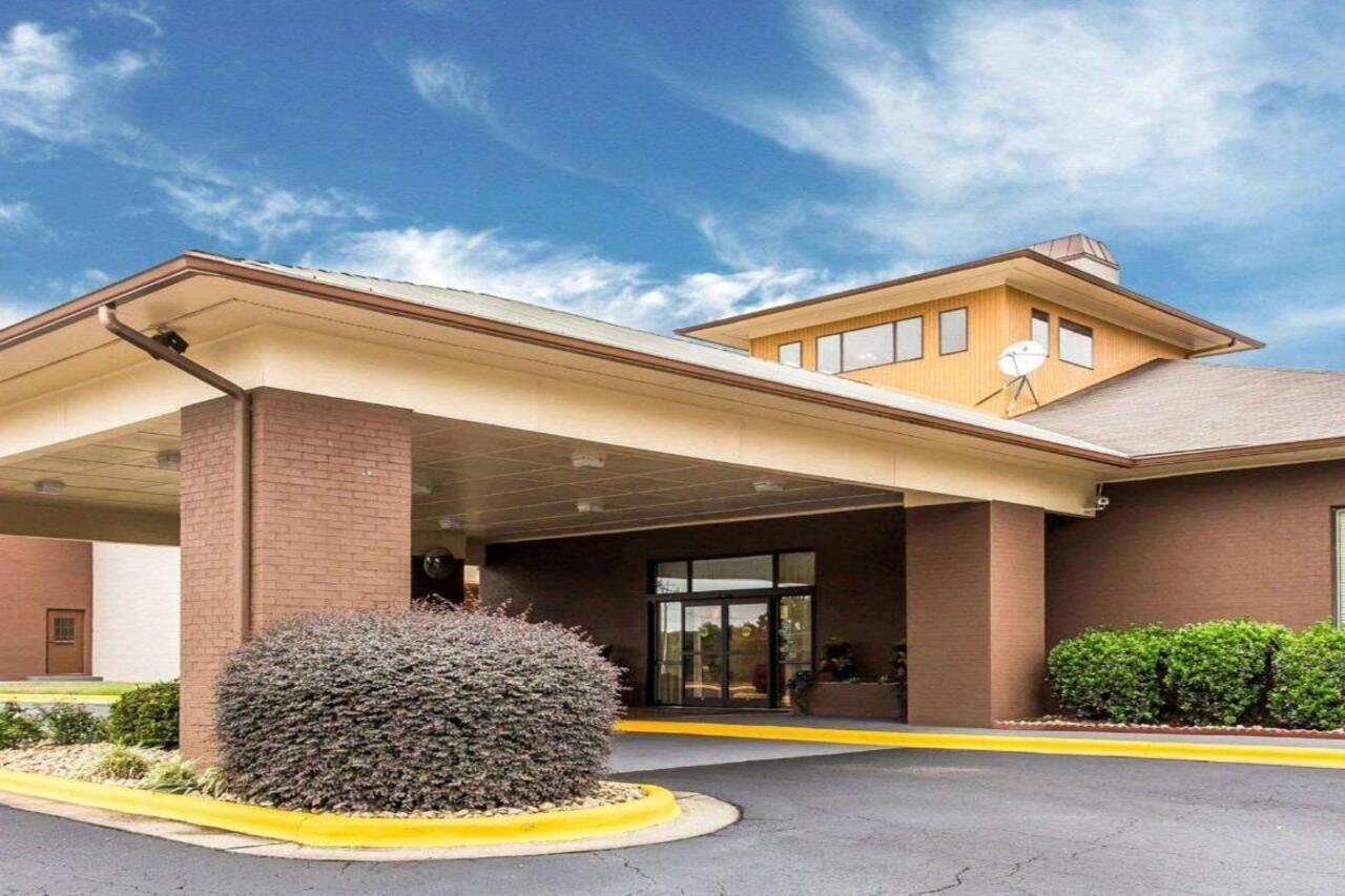 Quality Suites Centro de Convenciones Hickory Exterior foto