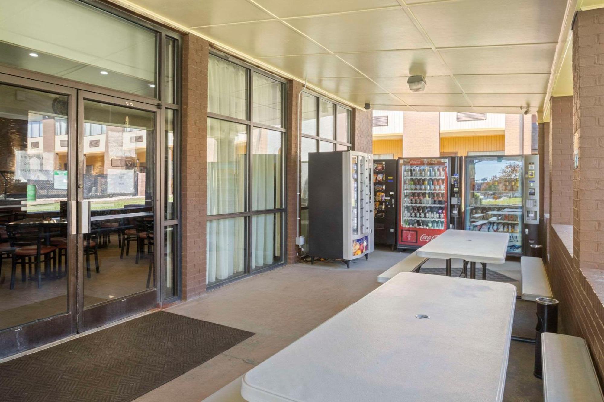 Quality Suites Centro de Convenciones Hickory Exterior foto