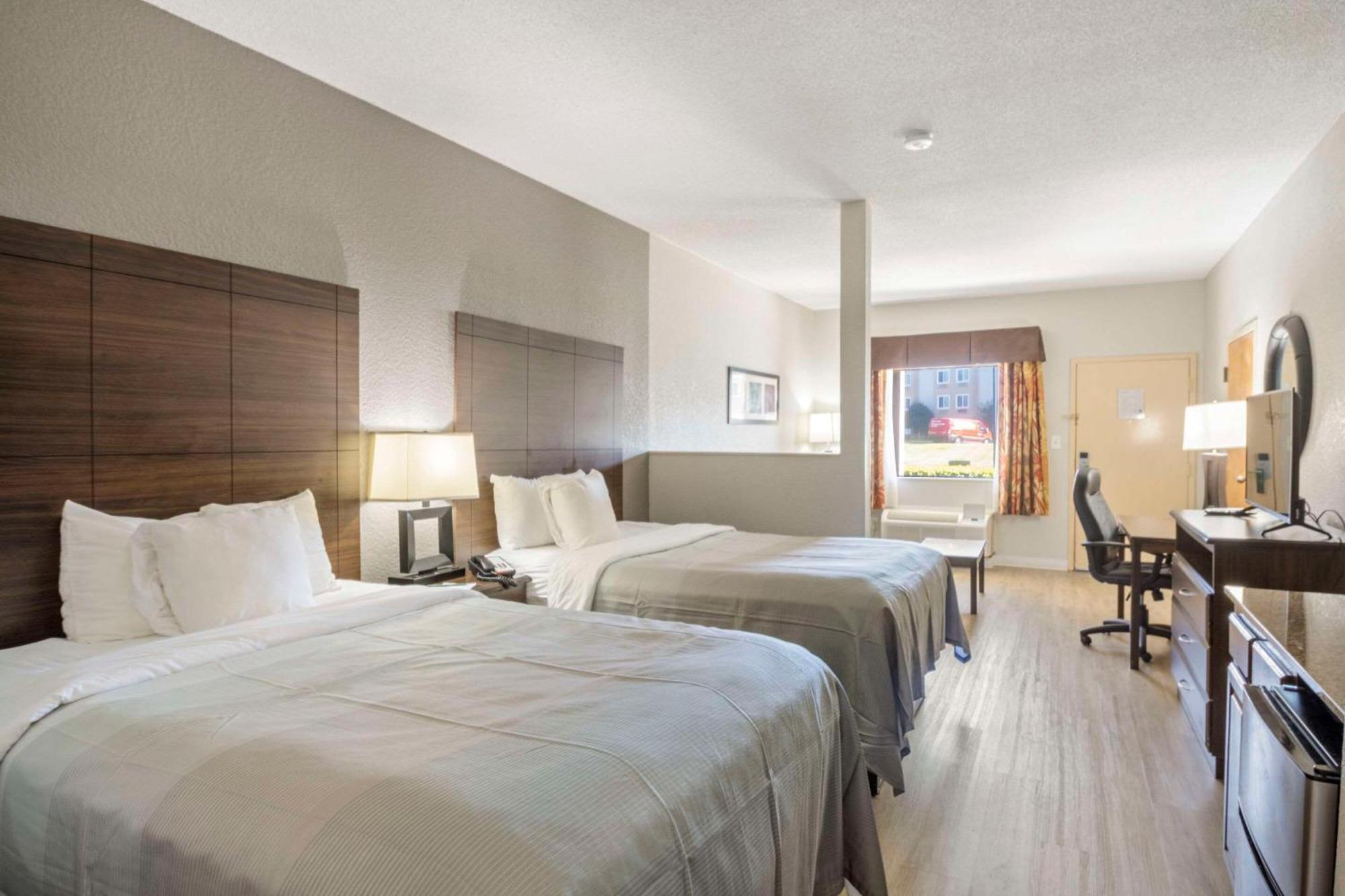 Quality Suites Centro de Convenciones Hickory Exterior foto