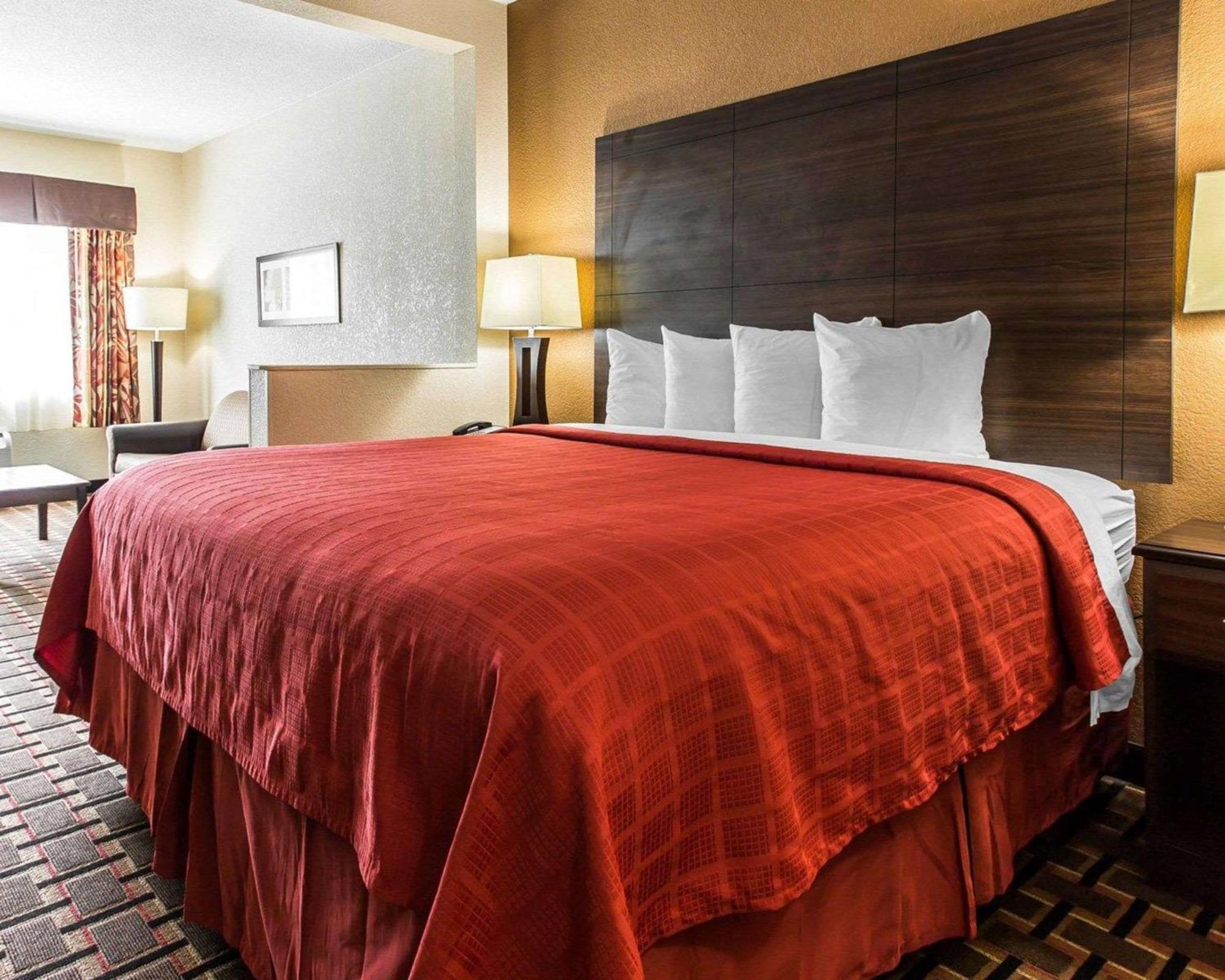 Quality Suites Centro de Convenciones Hickory Exterior foto