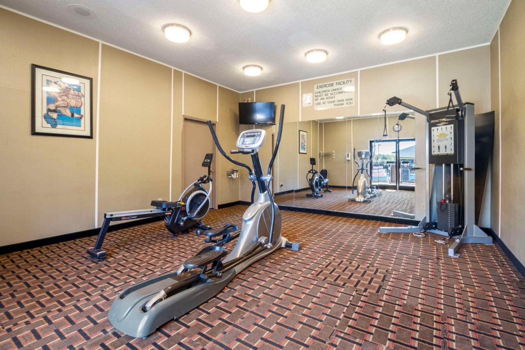 Quality Suites Centro de Convenciones Hickory Exterior foto