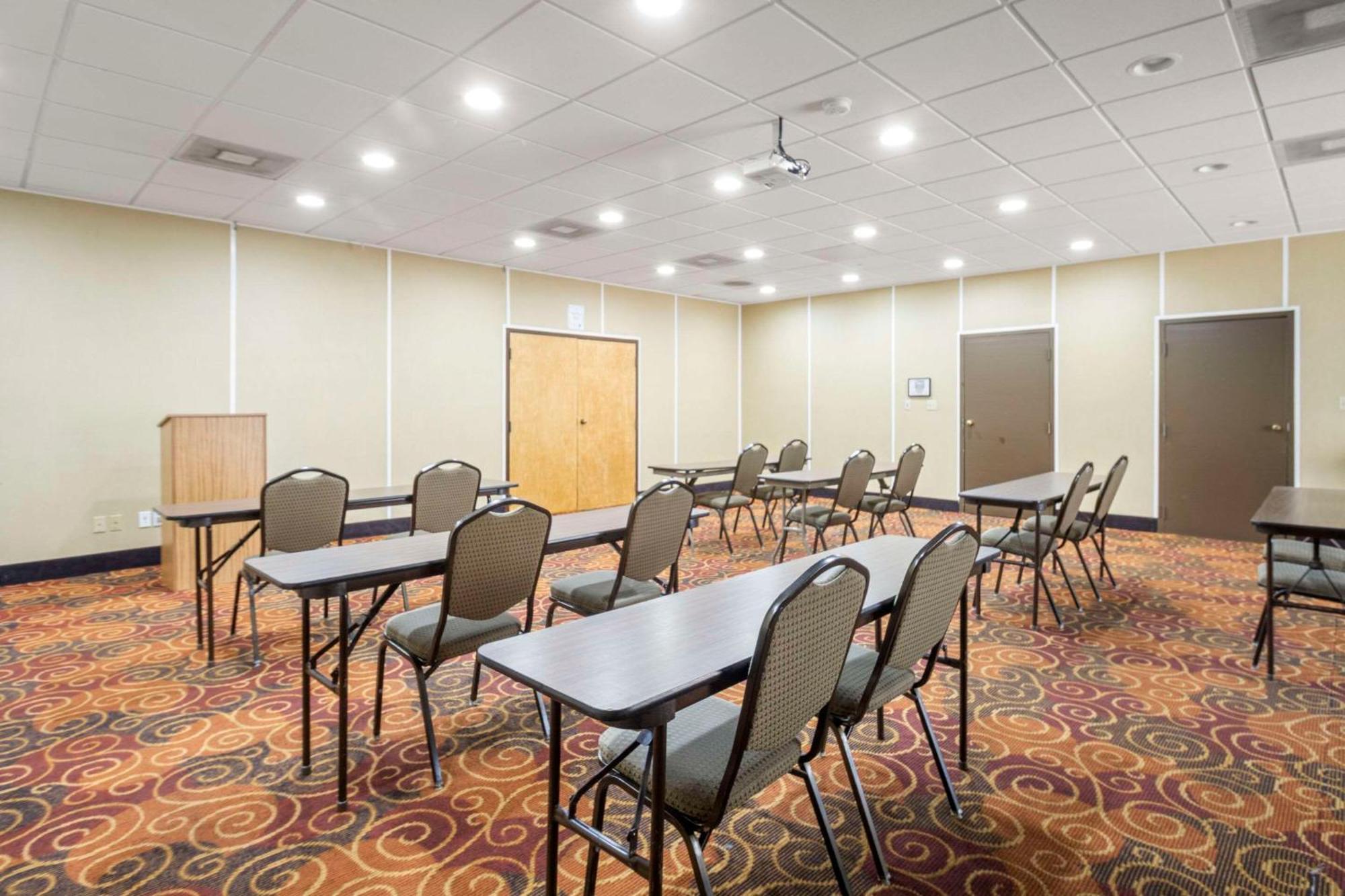 Quality Suites Centro de Convenciones Hickory Exterior foto
