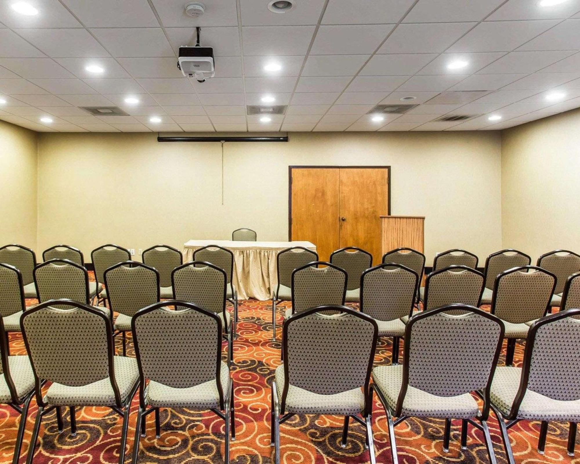 Quality Suites Centro de Convenciones Hickory Exterior foto