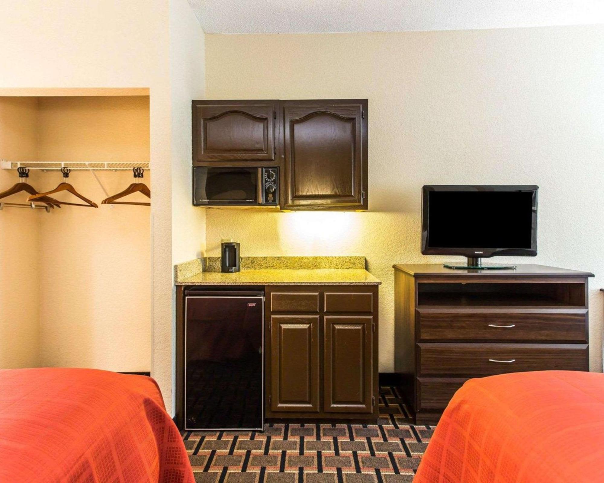 Quality Suites Centro de Convenciones Hickory Exterior foto