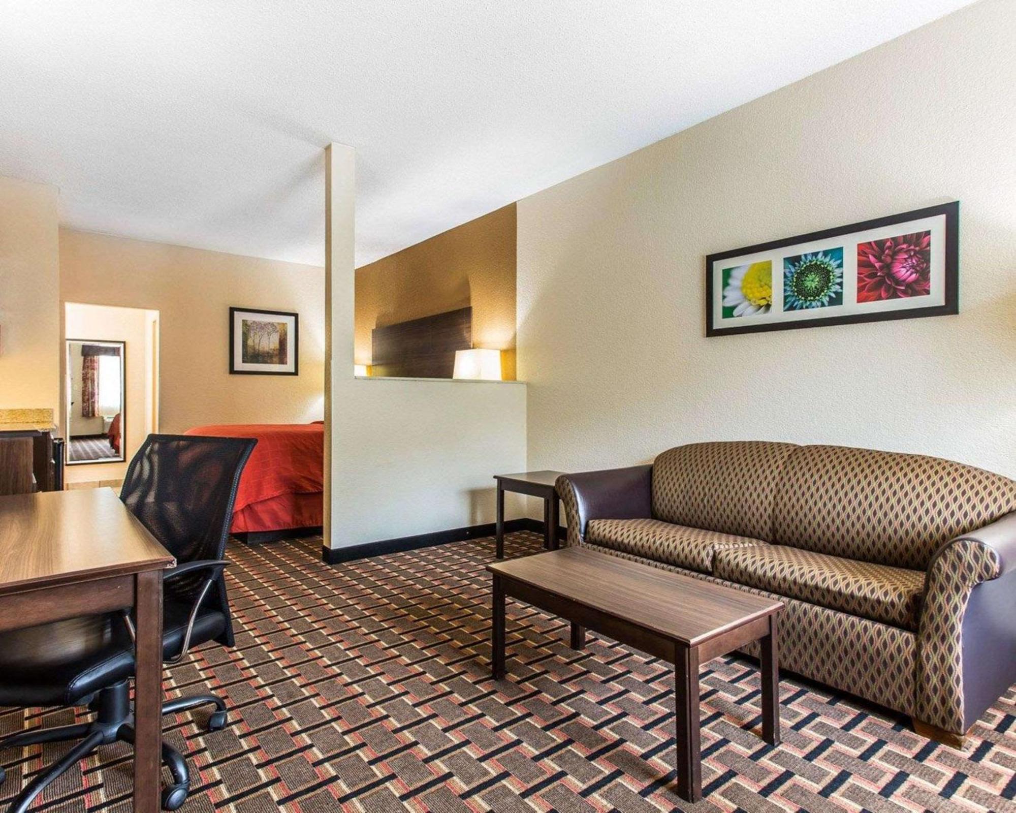Quality Suites Centro de Convenciones Hickory Exterior foto
