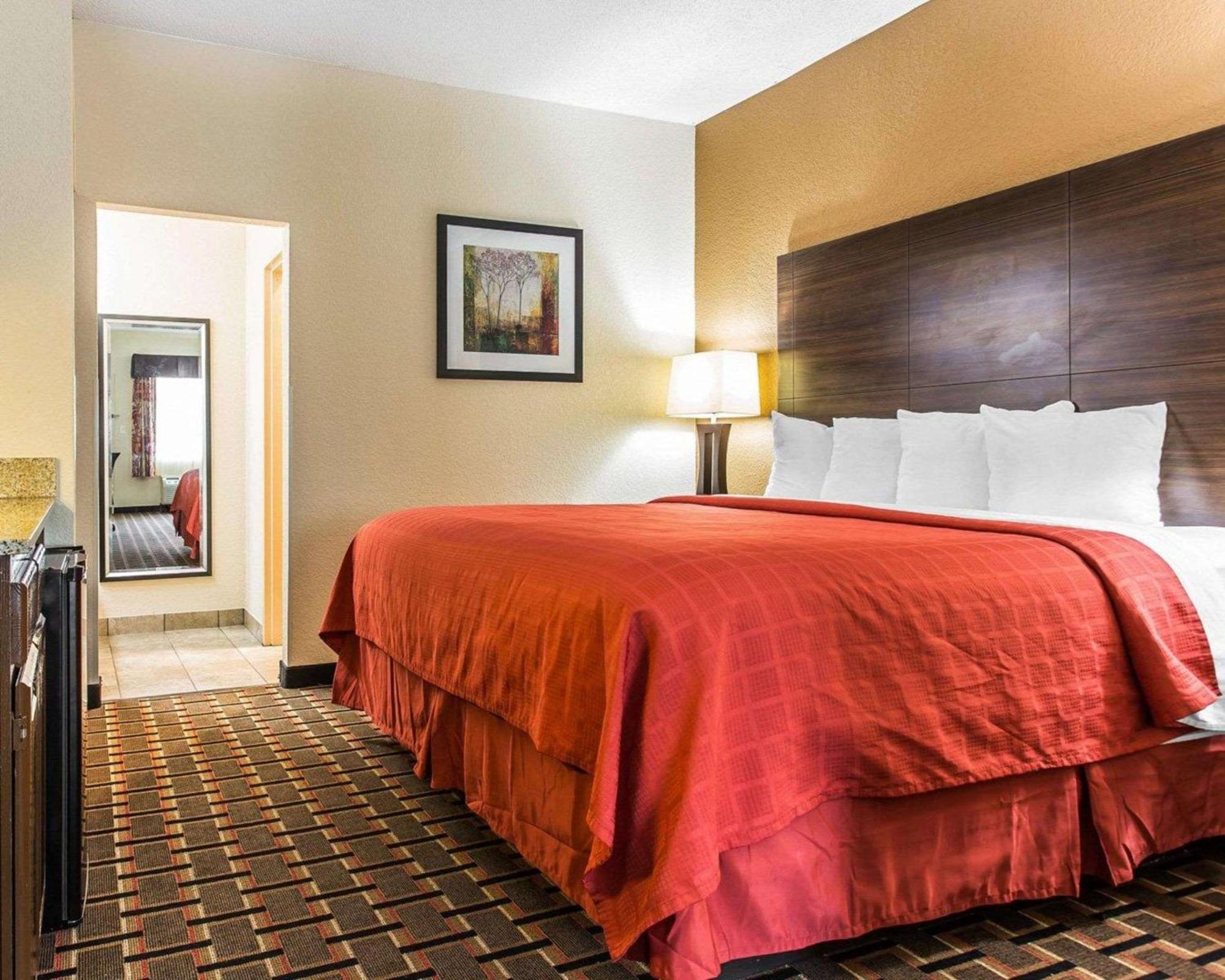 Quality Suites Centro de Convenciones Hickory Exterior foto