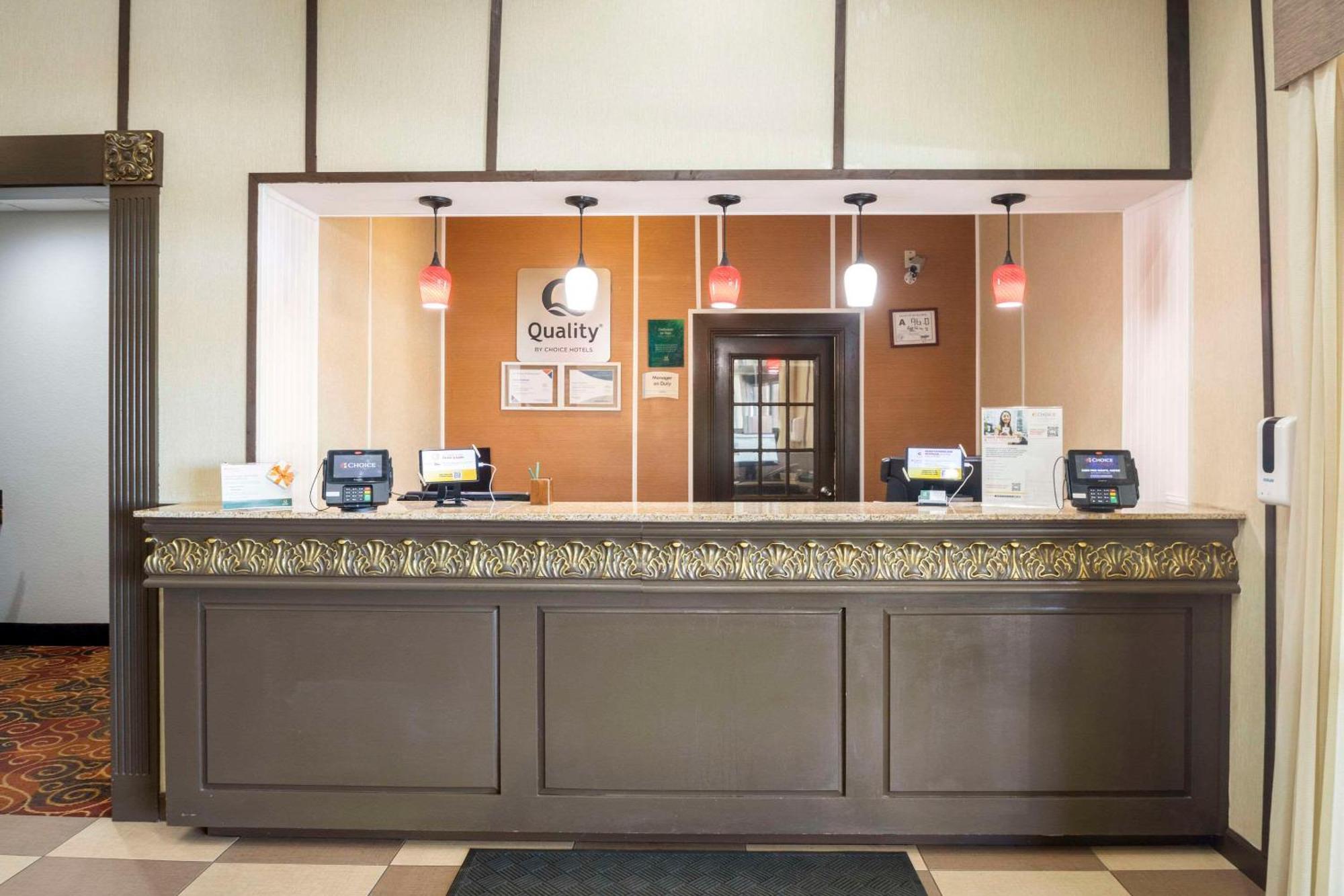 Quality Suites Centro de Convenciones Hickory Exterior foto