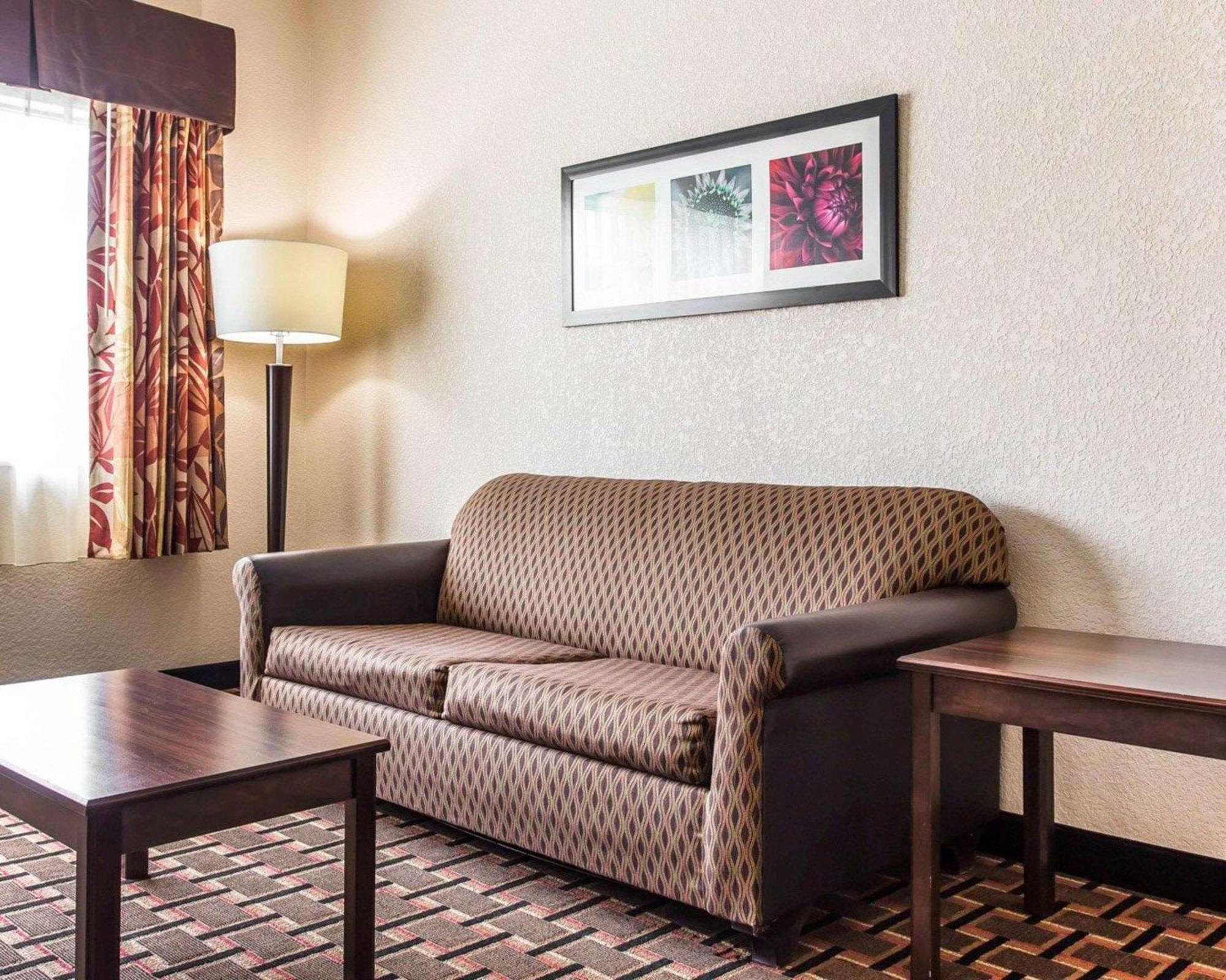 Quality Suites Centro de Convenciones Hickory Exterior foto