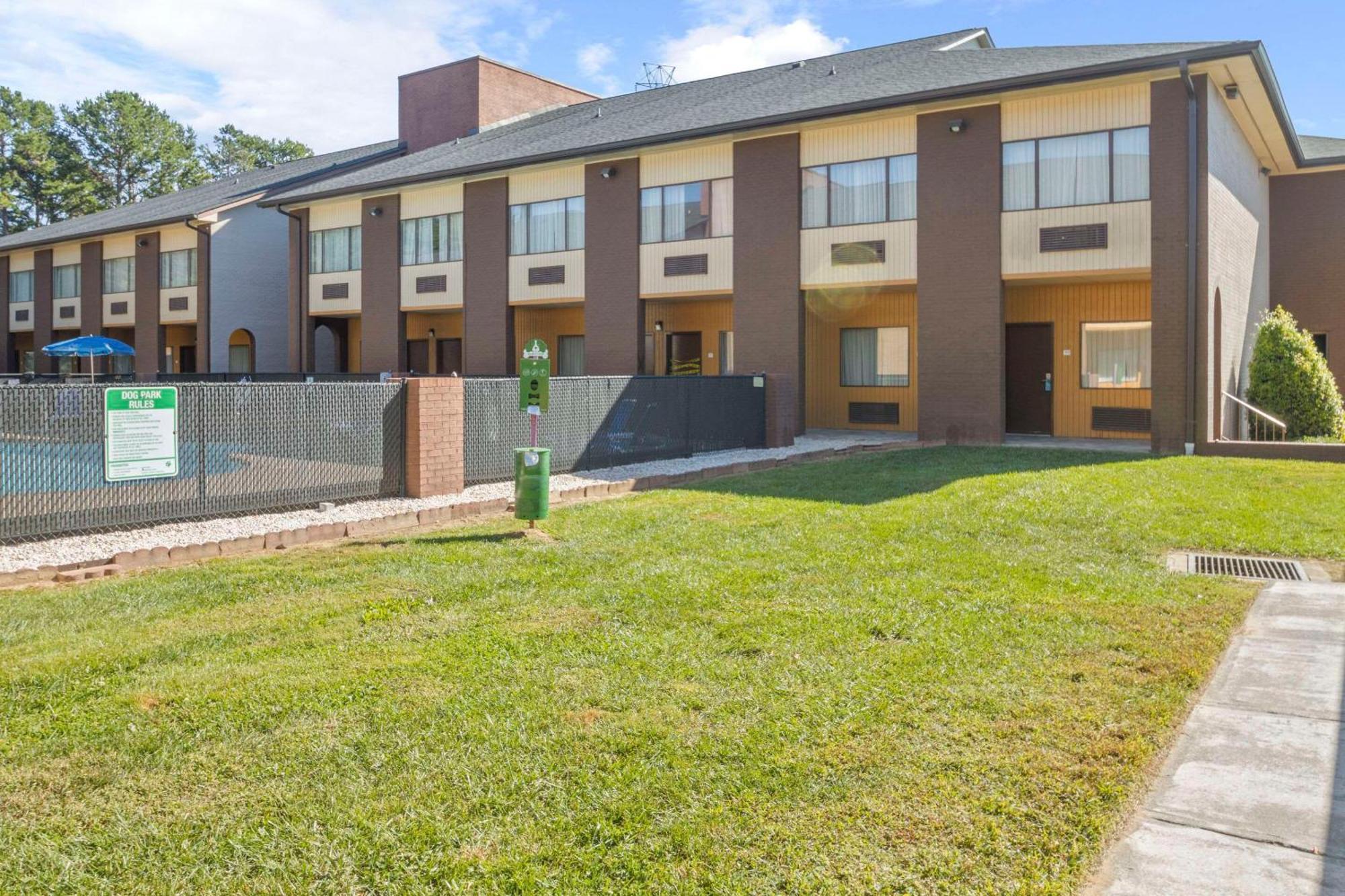 Quality Suites Centro de Convenciones Hickory Exterior foto