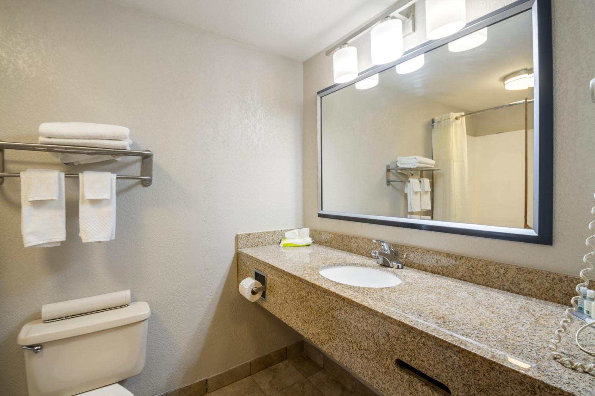 Quality Suites Centro de Convenciones Hickory Exterior foto