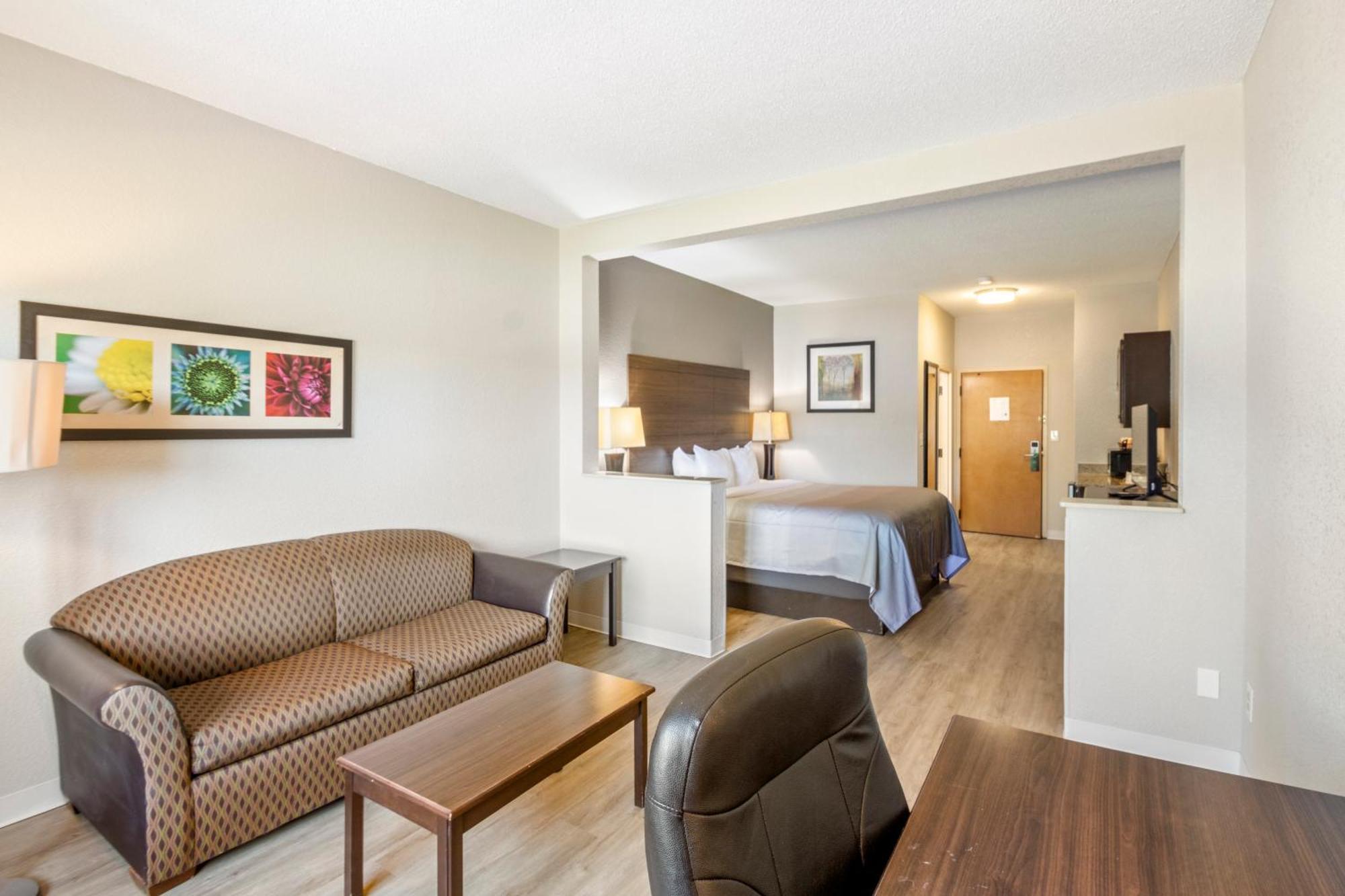 Quality Suites Centro de Convenciones Hickory Exterior foto